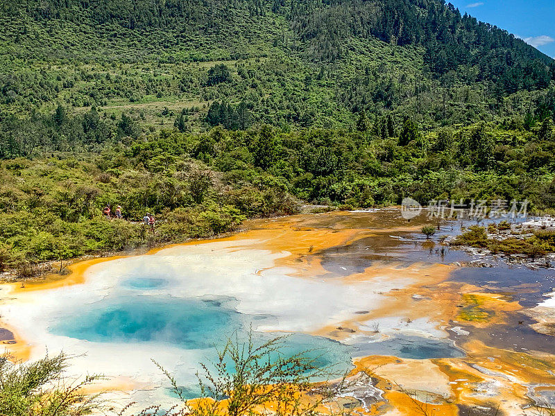 新西兰陶波隐藏山谷的Orakei Korako地热公园和洞穴